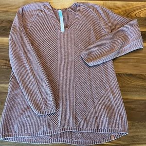 EUC Lululemon v-neck sweater